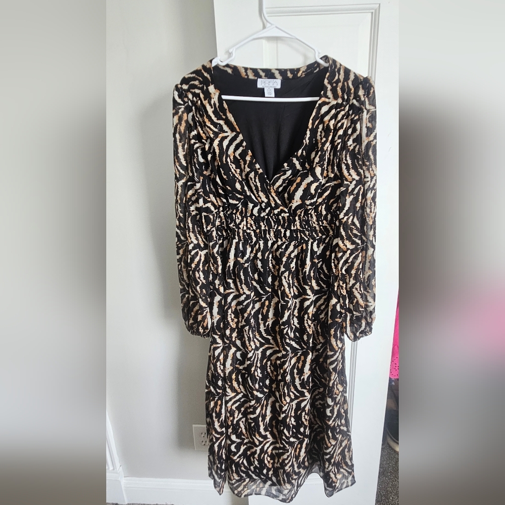 Chic Black and Tan Patterned Dress